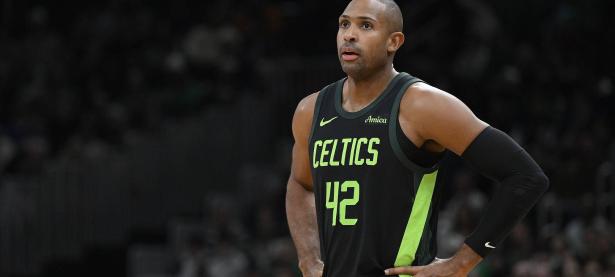 C7娱乐-窗口期金州勇士调整名单以备全明星赛，内部沟通环节打磨，话题不断，临场指挥获称赞(勇士库明加续约合同曝光)