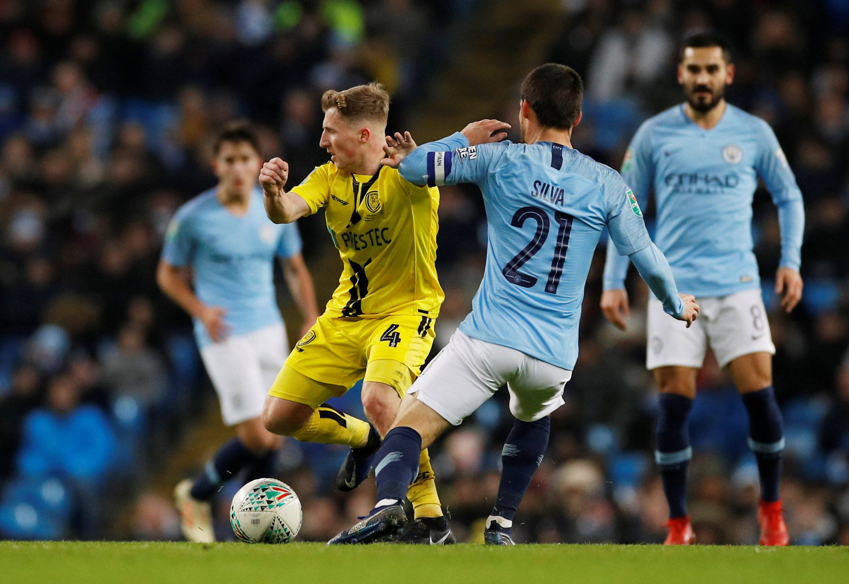 C7-田径总决赛上演强强对话，燕赵霹雳队逆转岭东天虎队，团队配合流畅；韧性比赛的样板的简单介绍